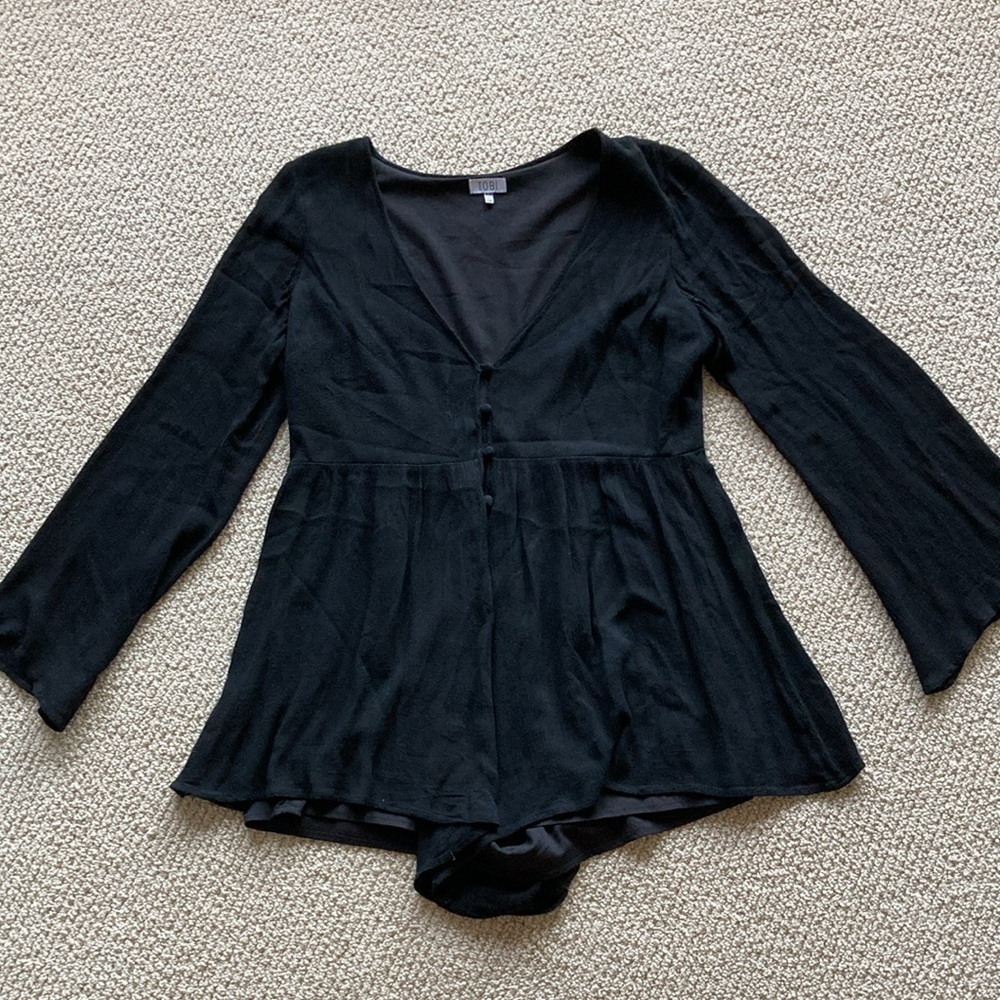 Tobi Black Long Sleeve Romper Women’s Size Medium Lined FLAWS
